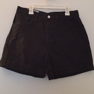 Black High-waisted shorts
